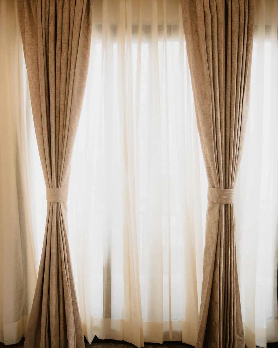 Cortina de tusor con voile
